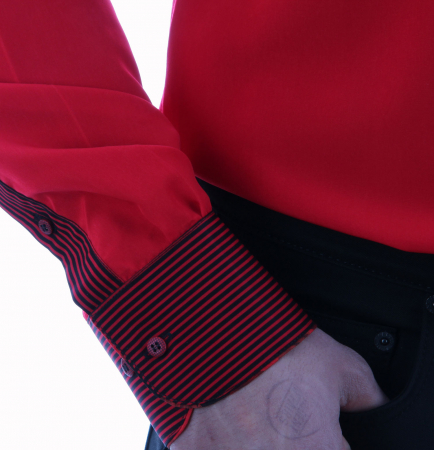Lässiges rotes Freizeithemd mit sportlichem Schnitt. Perfekt für Alltag, Freizeit und stilvollen Auftritt. Hochwertige Materialien und bequeme Passform.